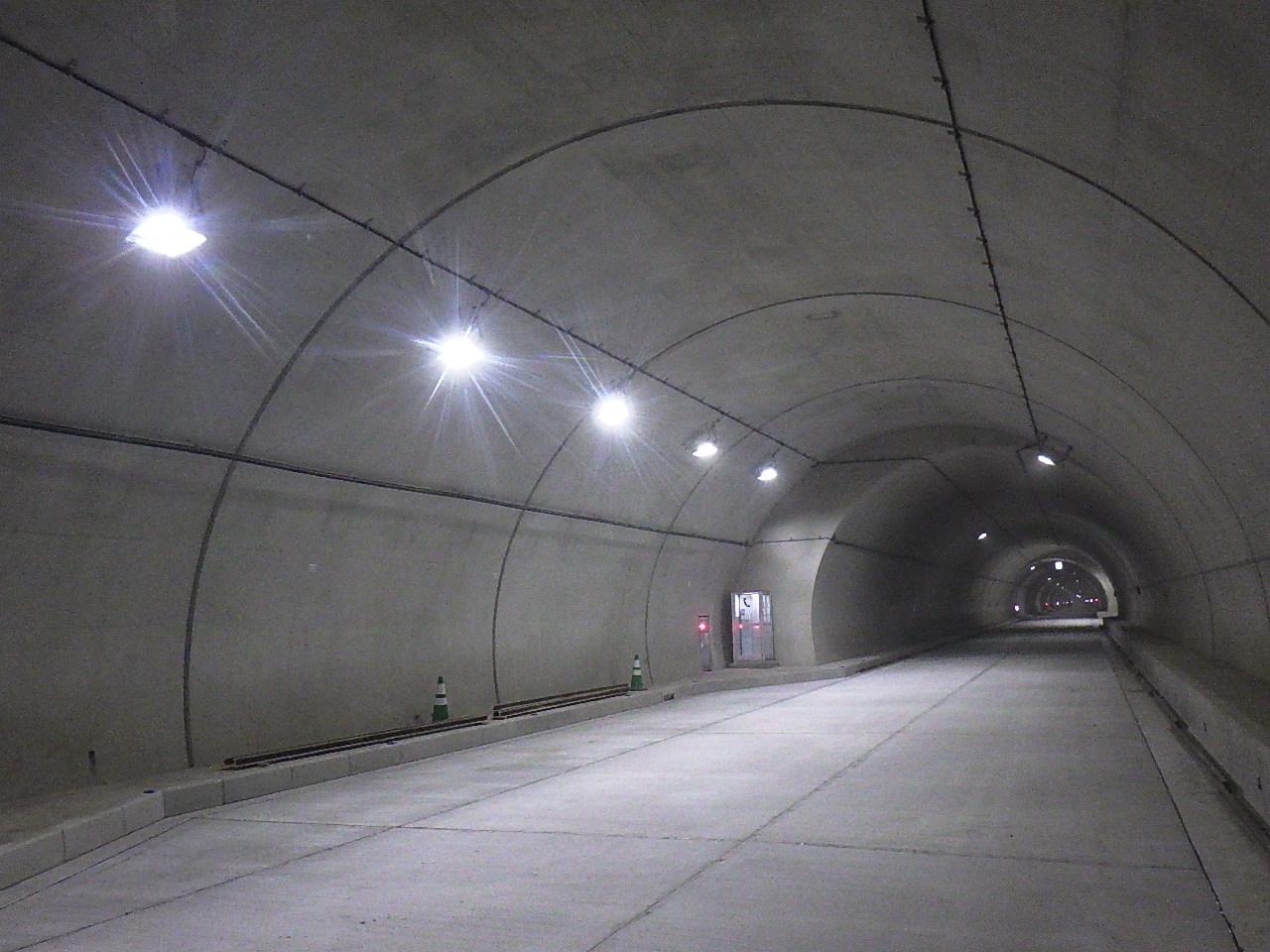 県道八女香春線合瀬耳納工区トンネル非常用設備工事6工区